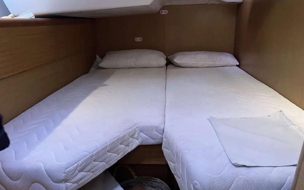 slider 73 Jeanneau Sun Odyssey 49 i