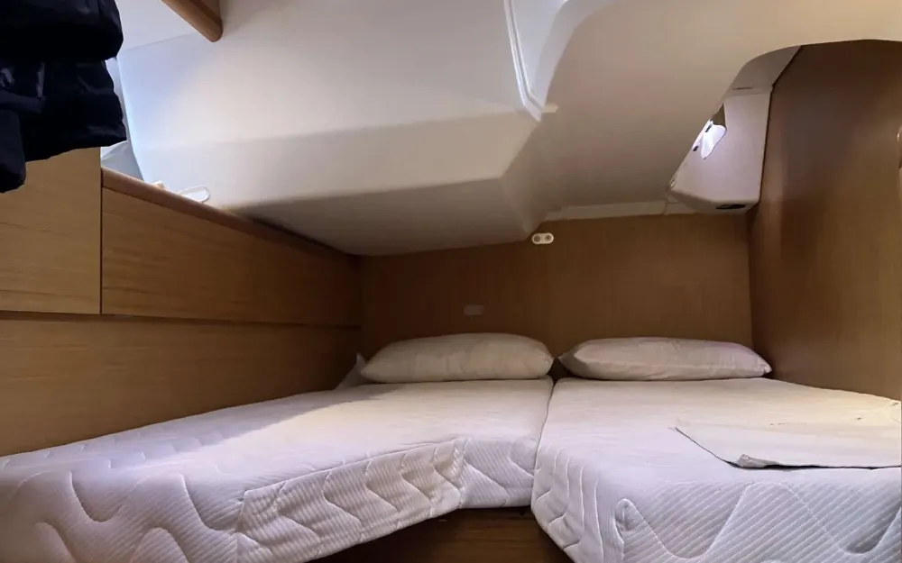 slider 74 Jeanneau Sun Odyssey 49 i