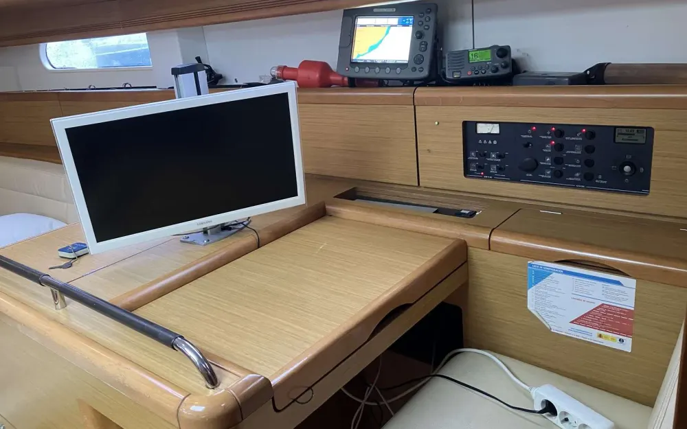 slider 75 Jeanneau Sun Odyssey 49 i