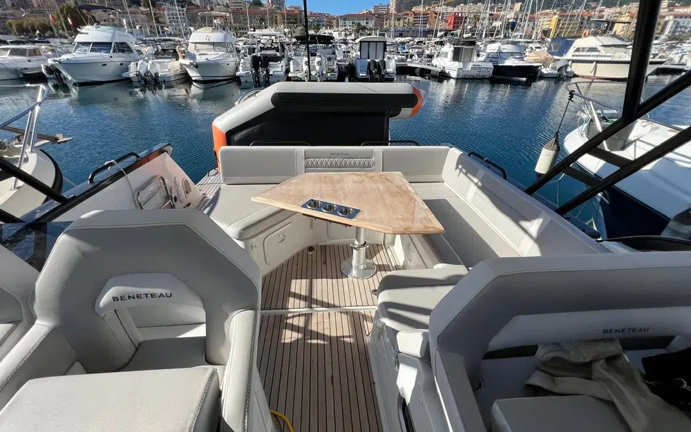 slider 10 Beneteau Flyer 10