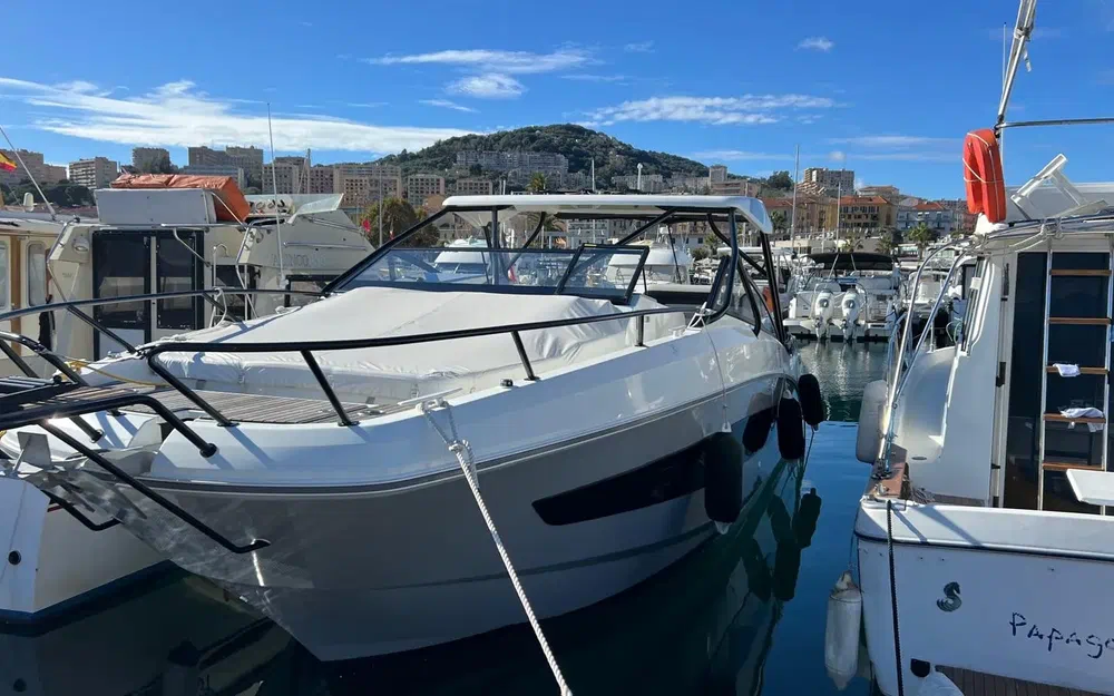 slider 13 Beneteau Flyer 10