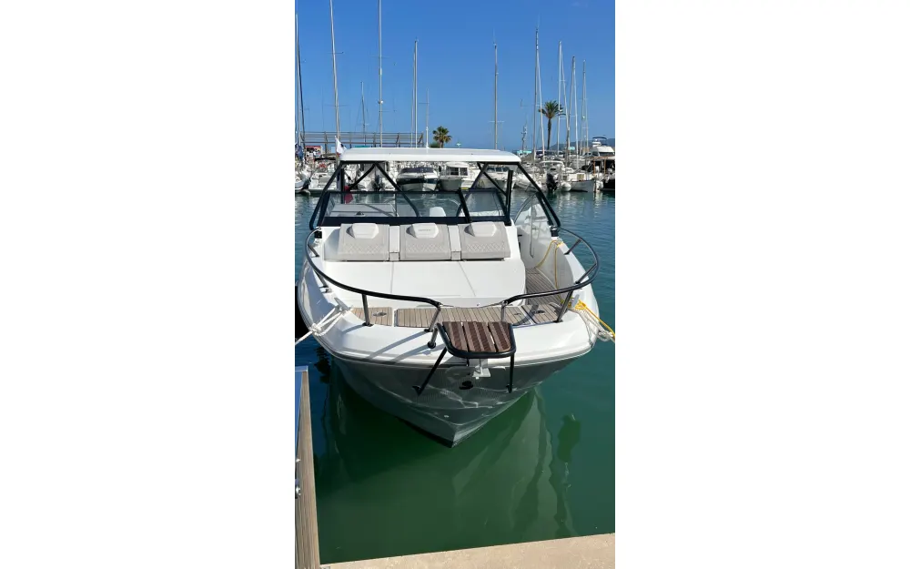slider 2 Beneteau Flyer 10