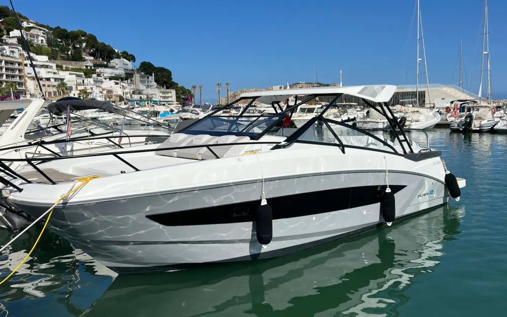 slider 3 Beneteau Flyer 10