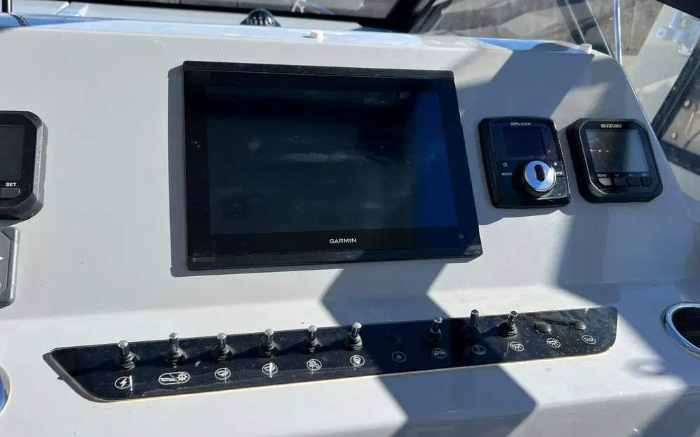 slider 6 Beneteau Flyer 10