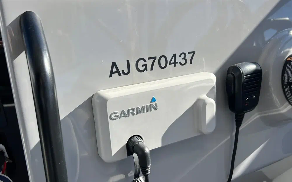 slider 8 Beneteau Flyer 10