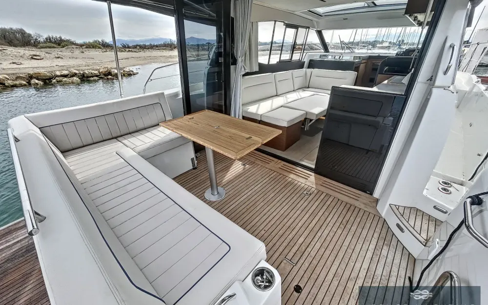 slider 31 Jeanneau NC 37