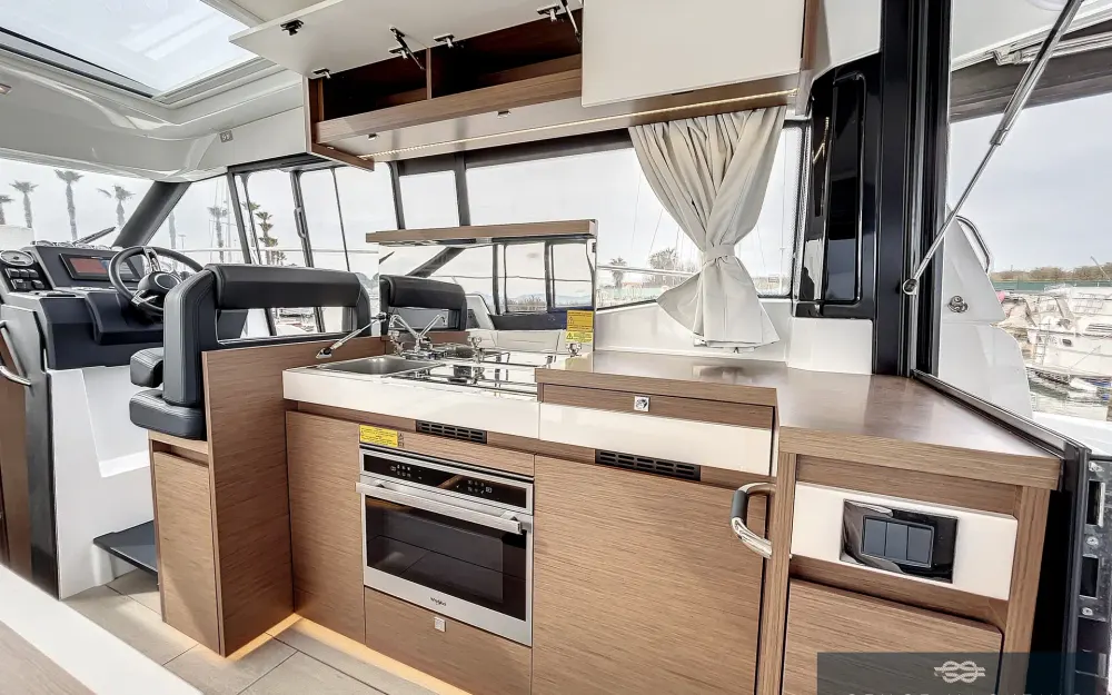 slider 6 Jeanneau NC 37