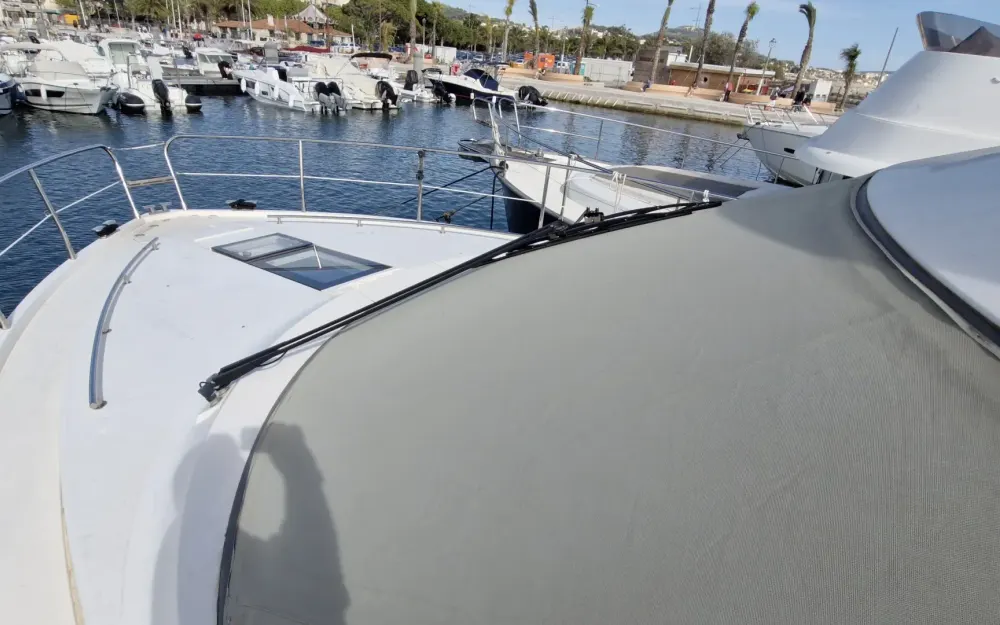 slider 11 Sealine  F 42