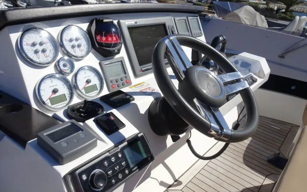 slider 12 Sealine  F 42