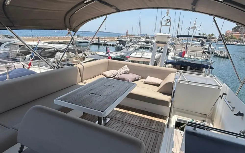 slider 20 Sealine  F 42