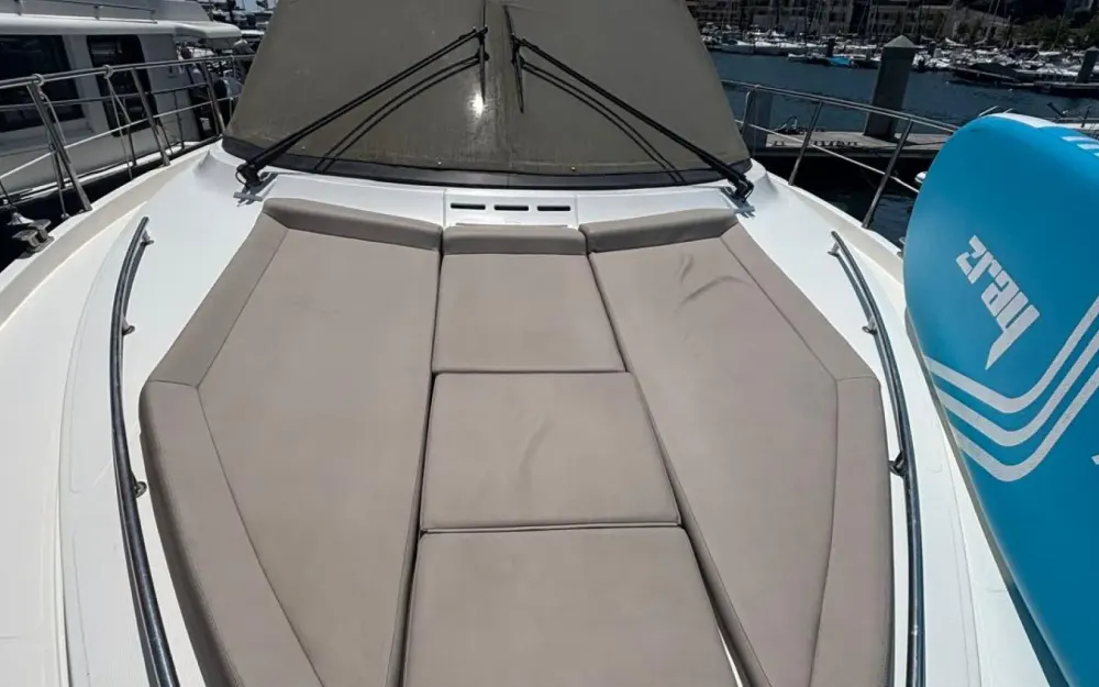 slider 28 Sealine  F 42