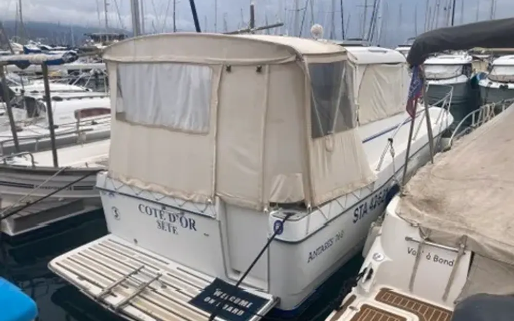 slider 0 Beneteau Antares 760