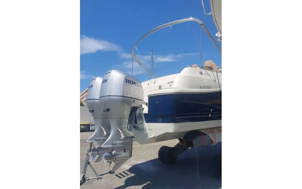 slider 7 Jeanneau Cap Camarat 8.5 WA