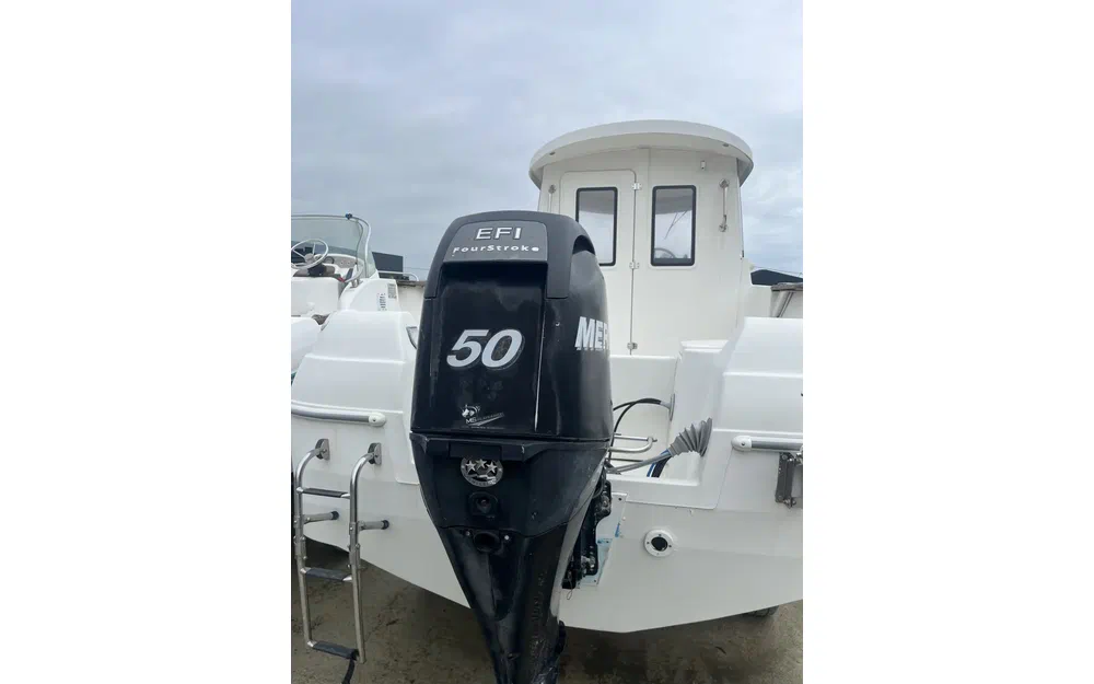 slider 3 Quicksilver 500 Pilothouse