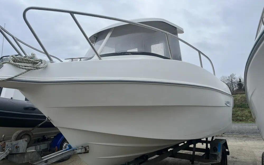 slider 1 Quicksilver 500 Pilothouse