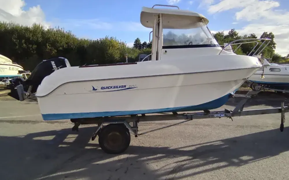 slider 3 Quicksilver  500 Pilothouse