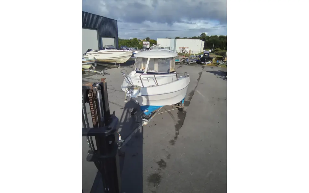 slider 5 Quicksilver  500 Pilothouse