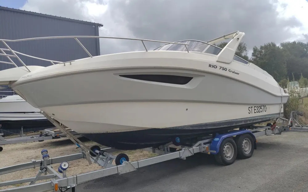 slider 1 Rio  750 Cabin Cruiser