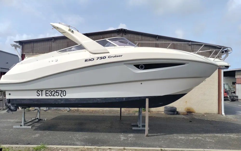 slider 0 Rio  750 Cabin Cruiser
