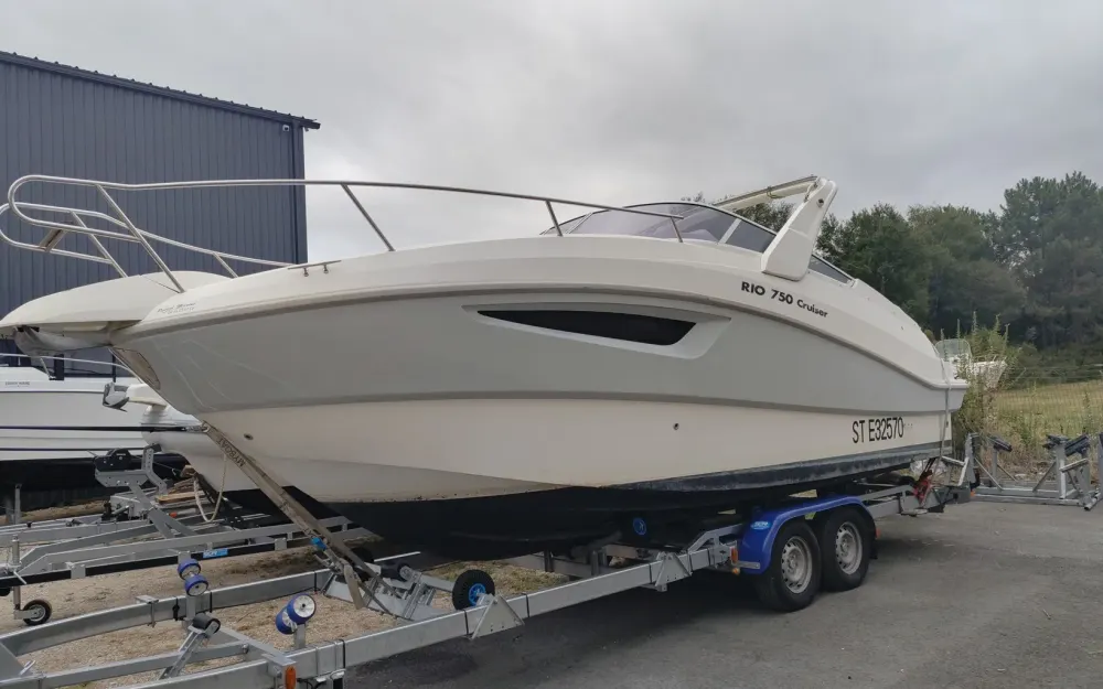 slider 2 Rio  750 Cabin Cruiser
