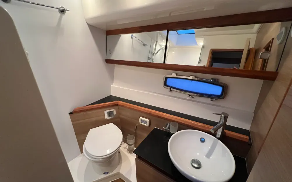 slider 15 Sealine  F 42