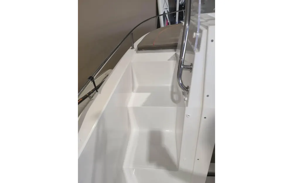slider 8 Pacific Craft  630 SC