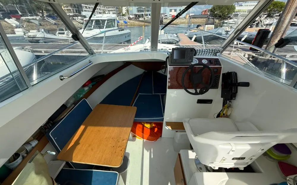 slider 7 Jeanneau Merry Fisher 610