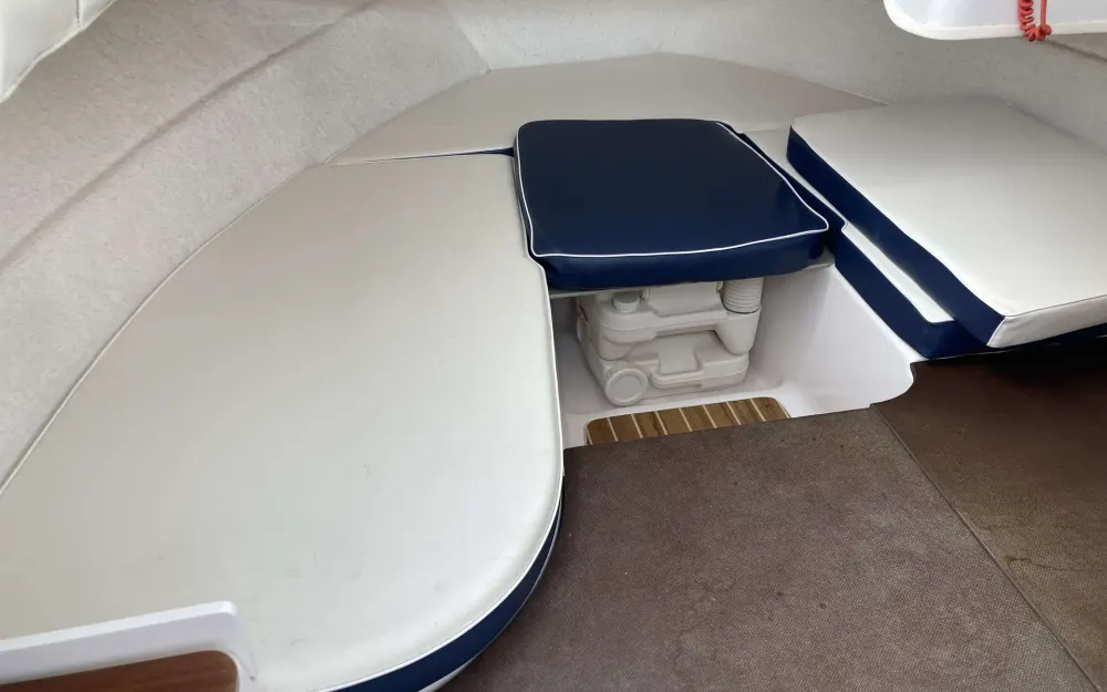 slider 8 Quicksilver  580 Pilothouse