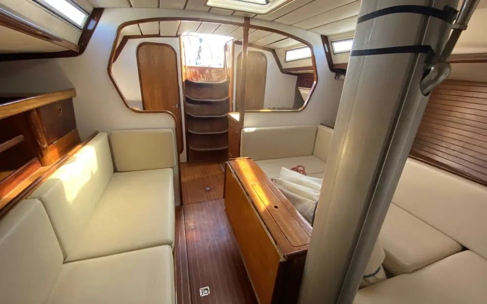 slider 9 Beneteau First 38