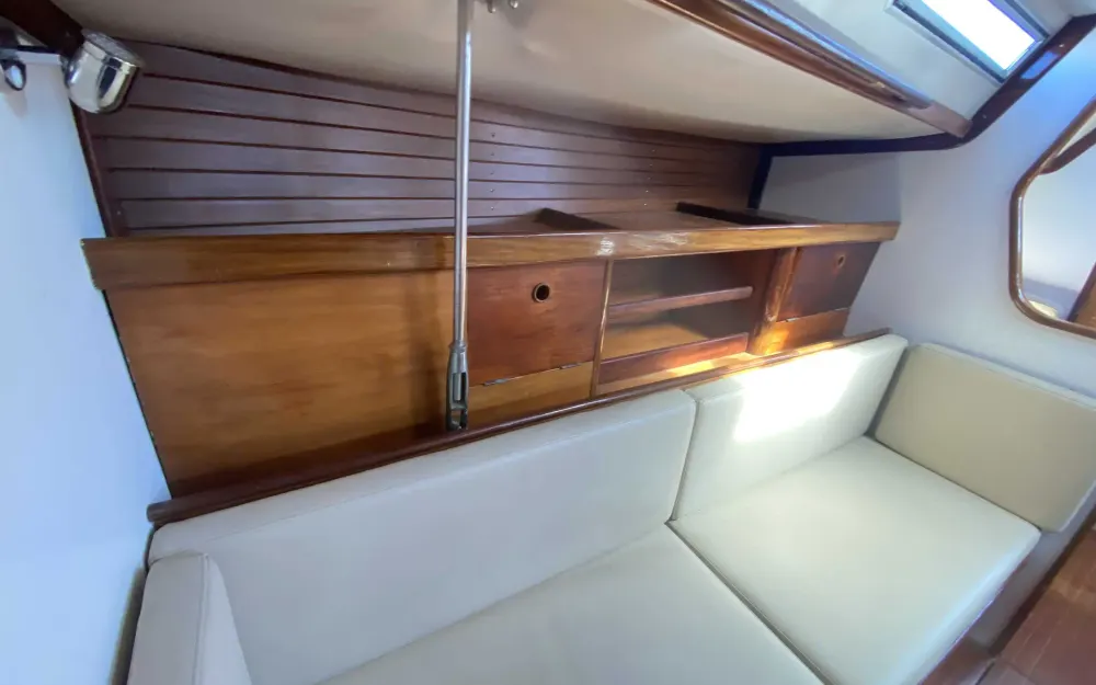 slider 14 Beneteau First 38