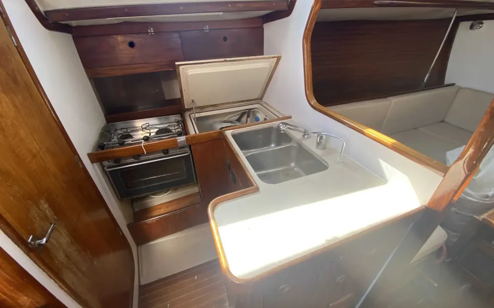 slider 16 Beneteau First 38