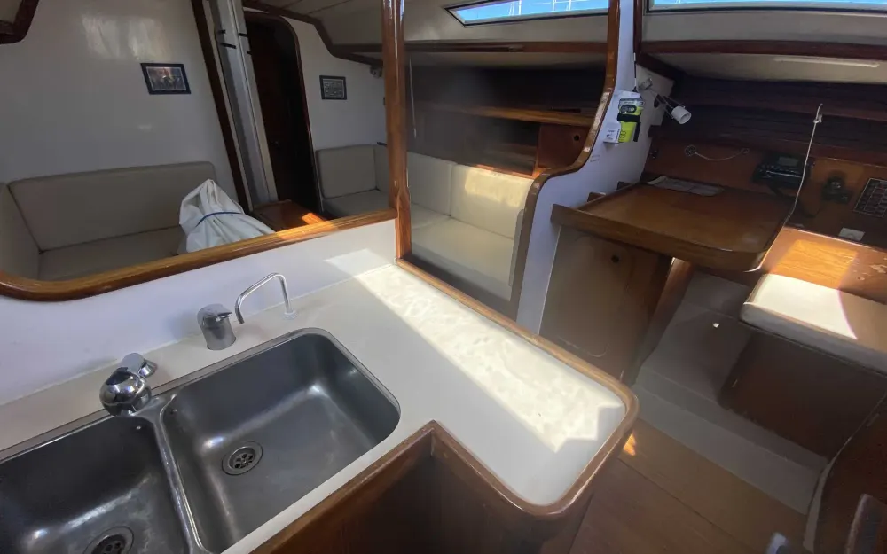 slider 18 Beneteau First 38