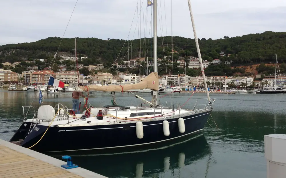 slider 0 Beneteau First 38
