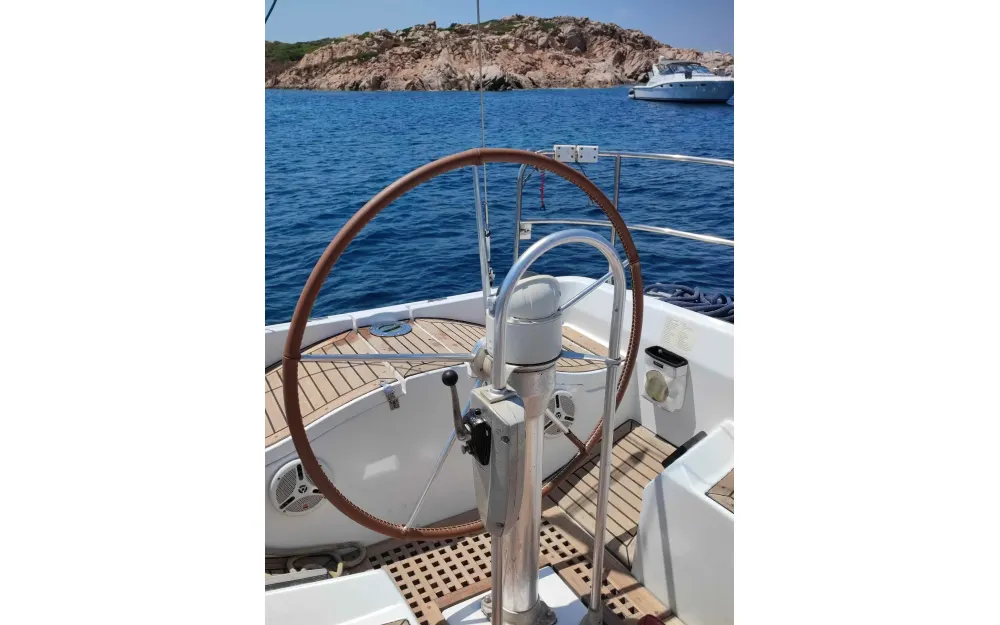 slider 6 Beneteau First 38