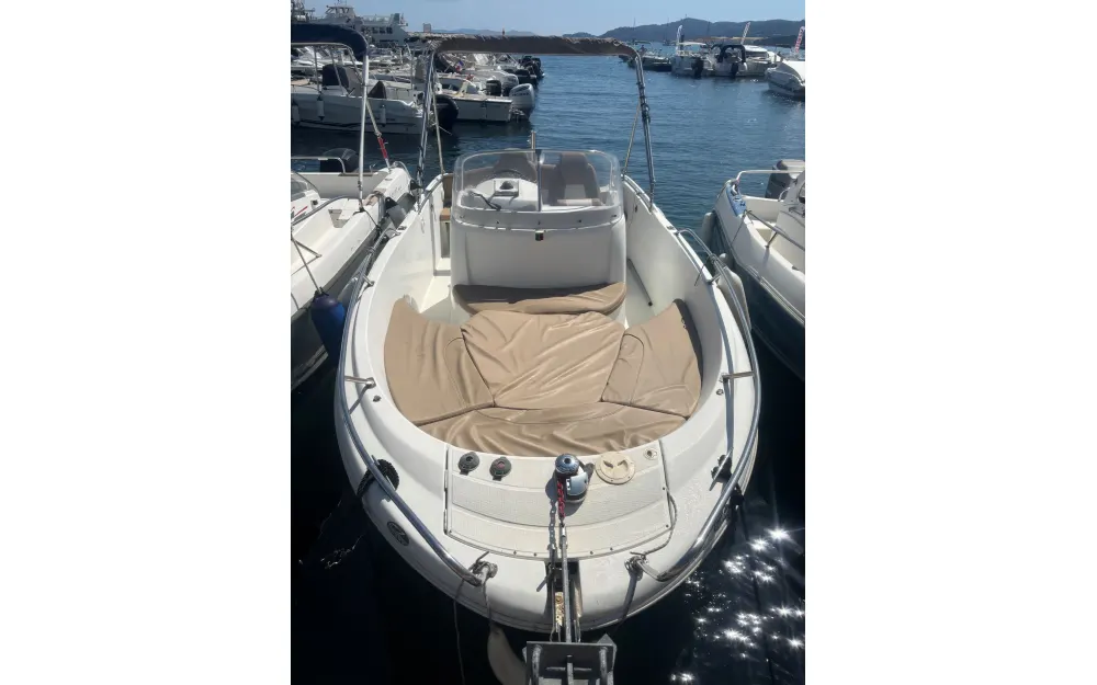 slider 2 Jeanneau Cap Camarat 6.5 CC