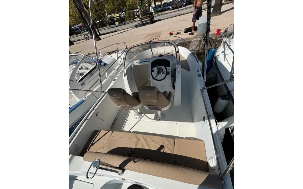 slider 8 Jeanneau Cap Camarat 6.5 CC