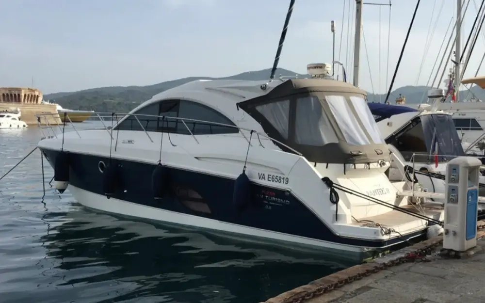 slider 0 Beneteau Flyer Gran Turismo 44