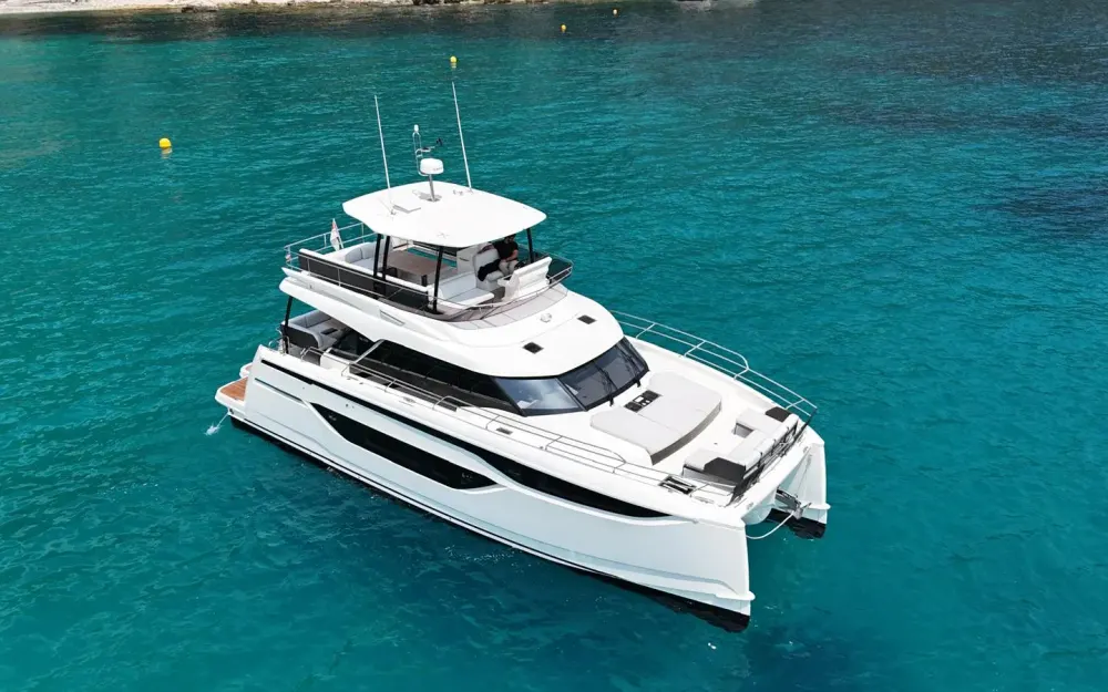 slider 0 Prestige Yachts M48