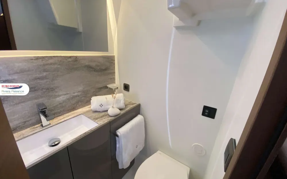 slider 14 Prestige Yachts M48