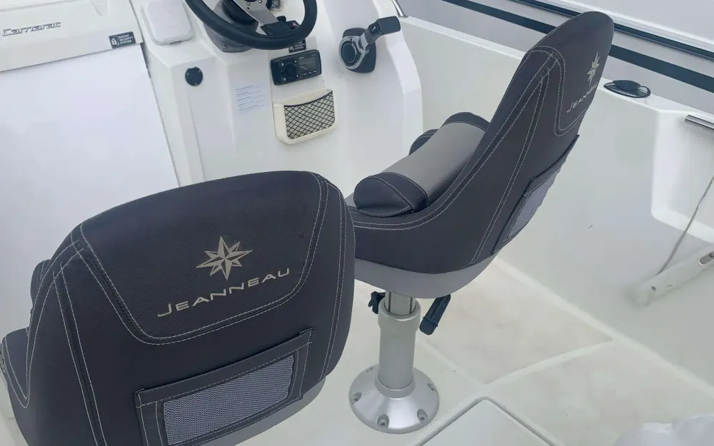 slider 12 Jeanneau Cap Camarat 5.5 CC