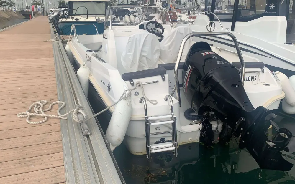 slider 7 Jeanneau Cap Camarat 5.5 CC