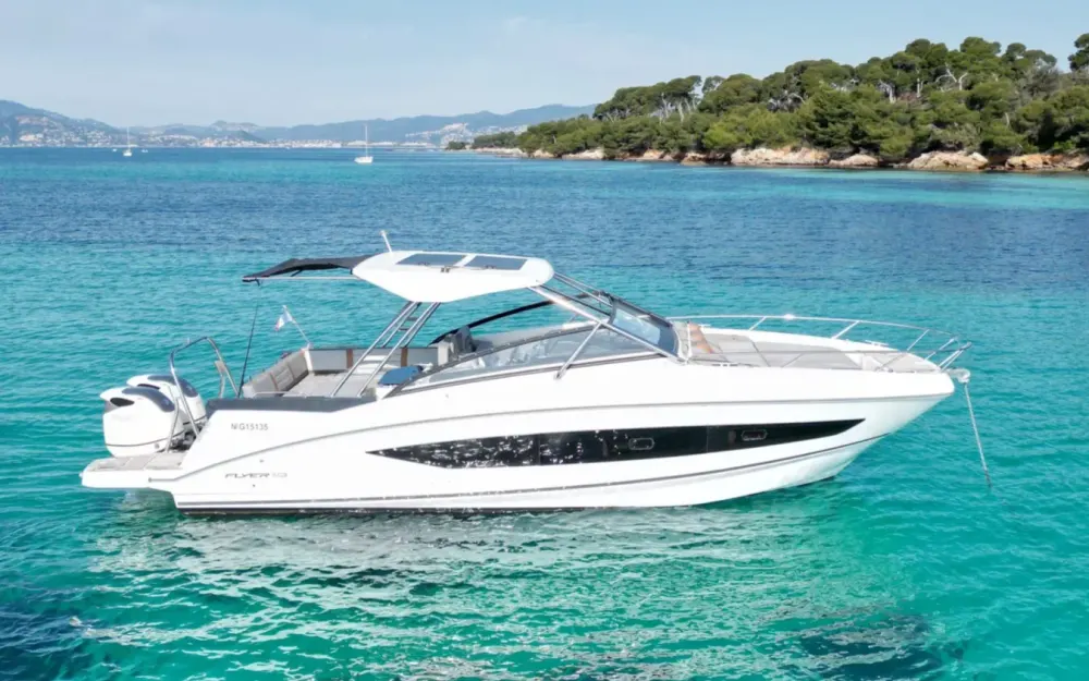 slider 0 Beneteau Flyer 10