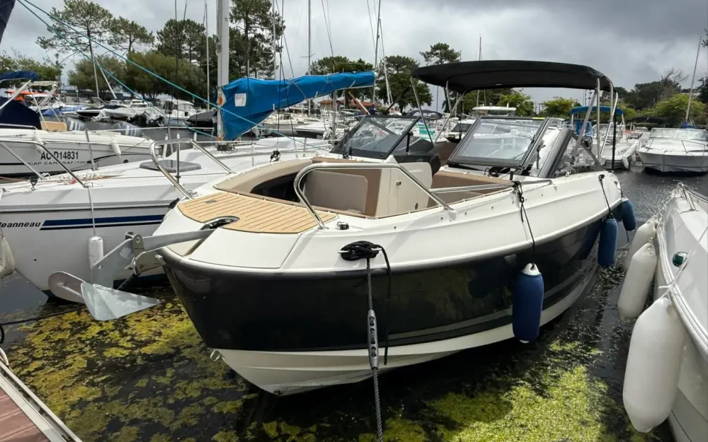 slider 5 Quicksilver Activ 755 Bowrider