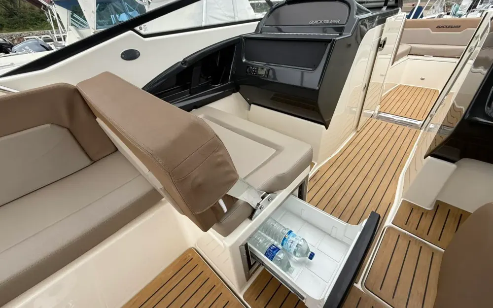 slider 21 Quicksilver Activ 755 Bowrider