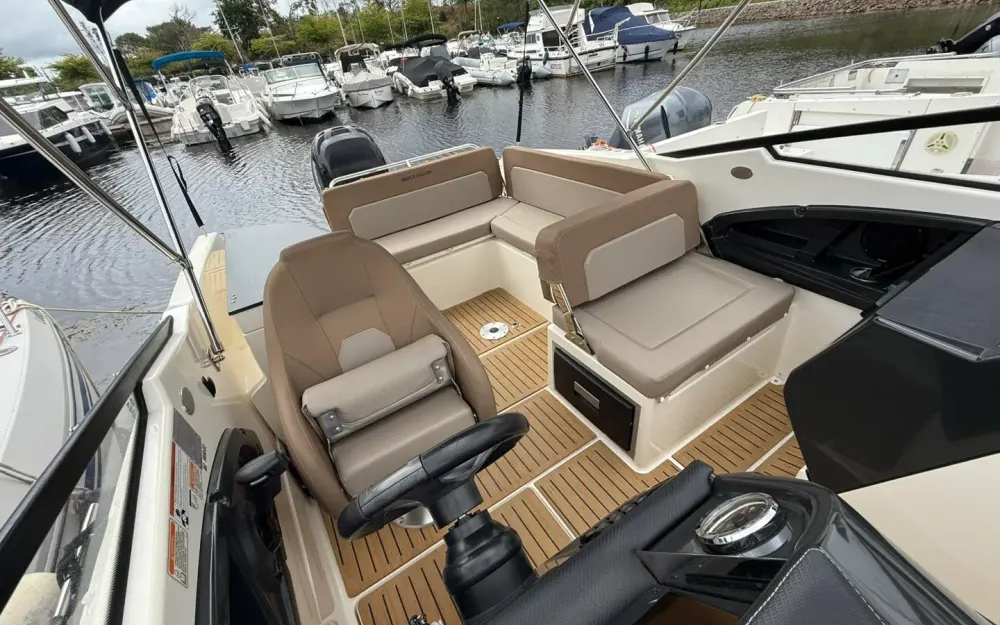 slider 10 Quicksilver Activ 755 Bowrider