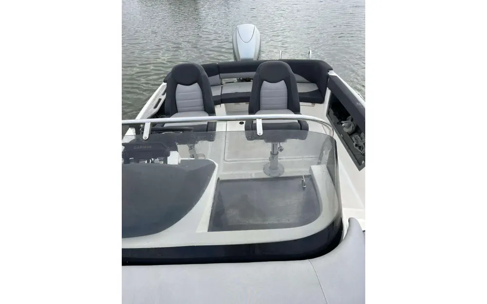slider 11 Galia  570 Sun Deck