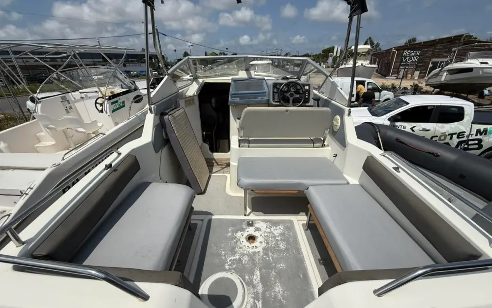 slider 11 Sealine  215