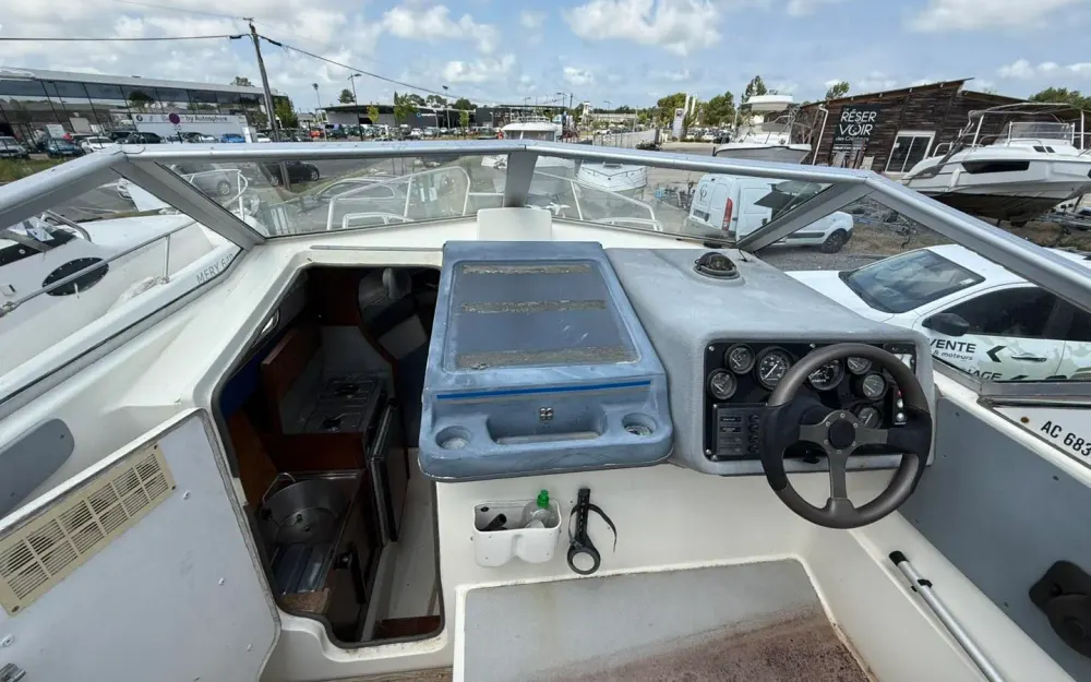 slider 14 Sealine  215