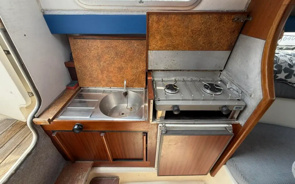 slider 23 Sealine  215