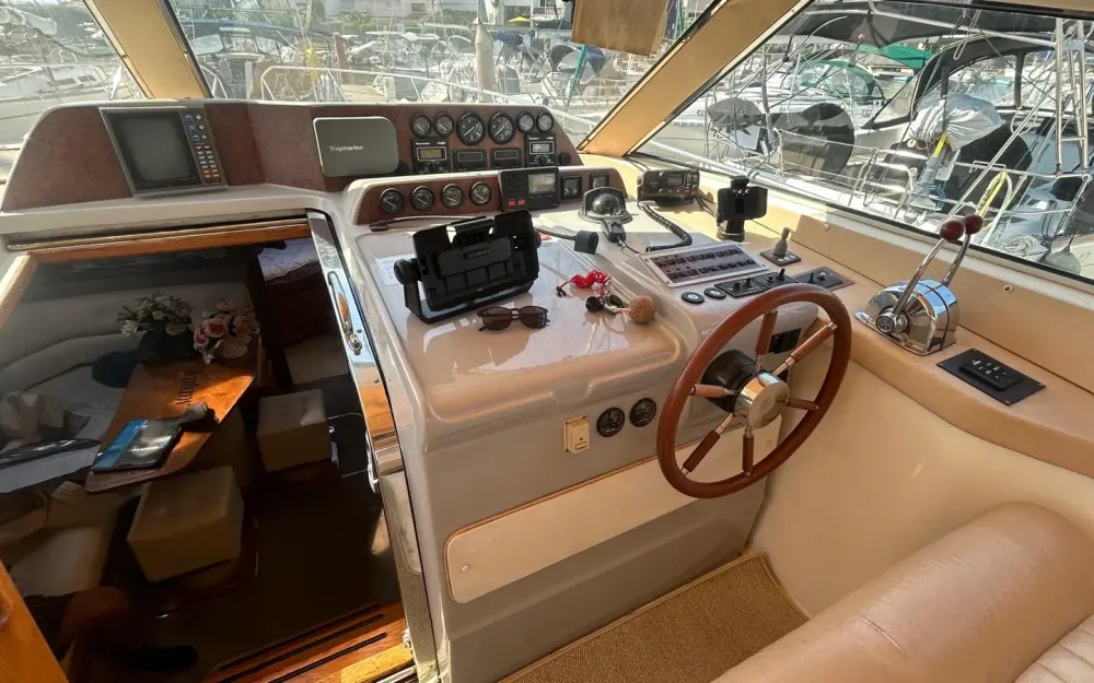 slider 10 Sealine  365 Sport Brigde